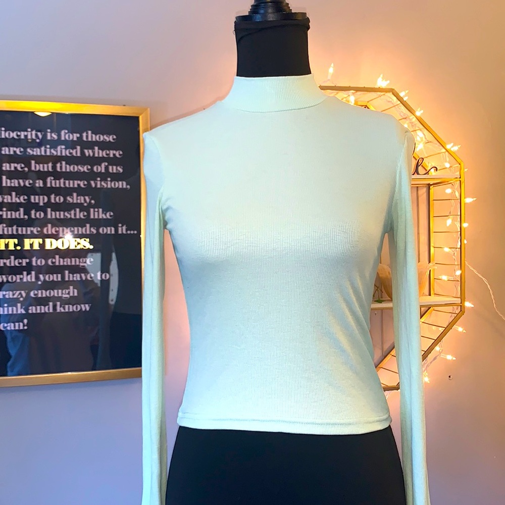3/$25 NWT 💚 H&M | Stand-Up Collar Crop Top Size S